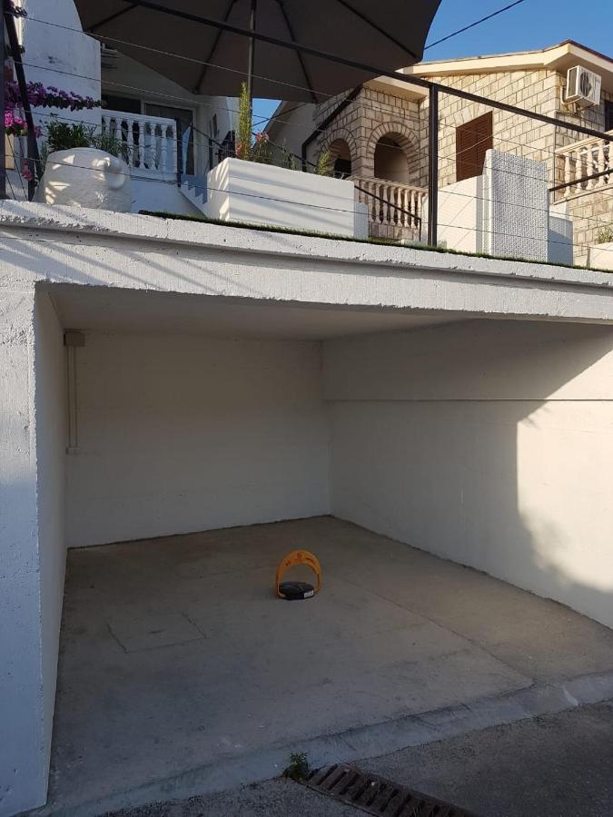 Appartamento Waterfront Townhouse Sunset View With Garage Bigovo Esterno foto