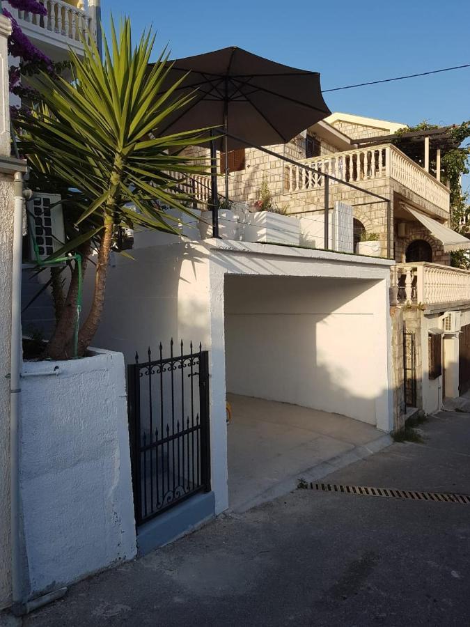 Appartamento Waterfront Townhouse Sunset View With Garage Bigovo Esterno foto