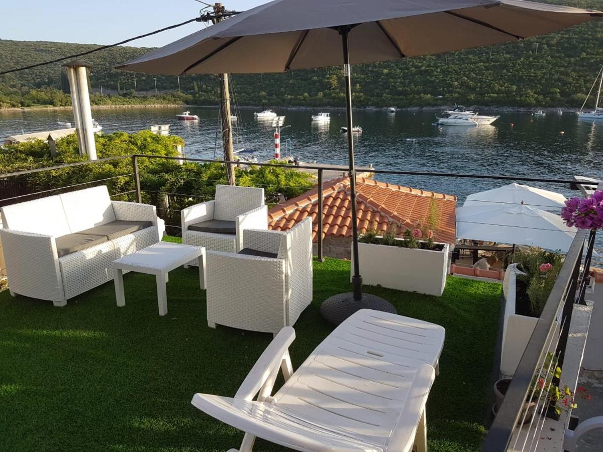 Appartamento Waterfront Townhouse Sunset View With Garage Bigovo Esterno foto